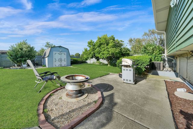 6528 157th Street, Oak Forest, IL 60452