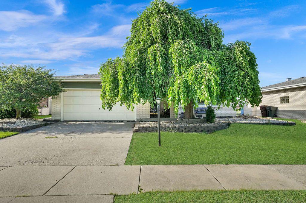 6528 157th Street, Oak Forest, IL 60452