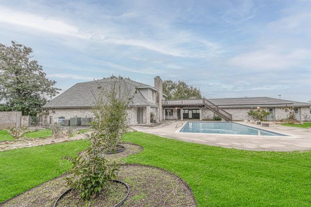 623 Fox Hollow Lane, Pasadena, TX 77504