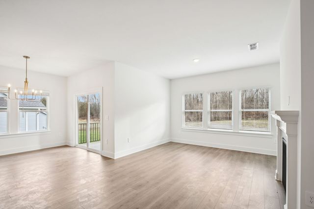 116 Vanguard Drive, La Vergne, TN 37086