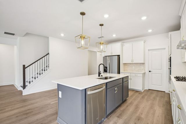 116 Vanguard Drive, La Vergne, TN 37086