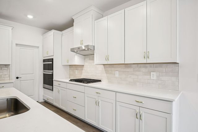 116 Vanguard Drive, La Vergne, TN 37086