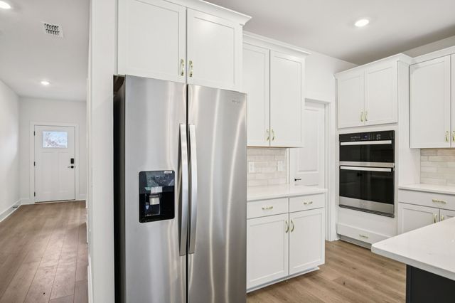 116 Vanguard Drive, La Vergne, TN 37086