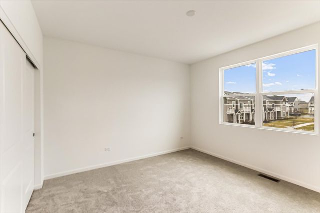 341 Kingsport Drive, South Elgin, IL 60177