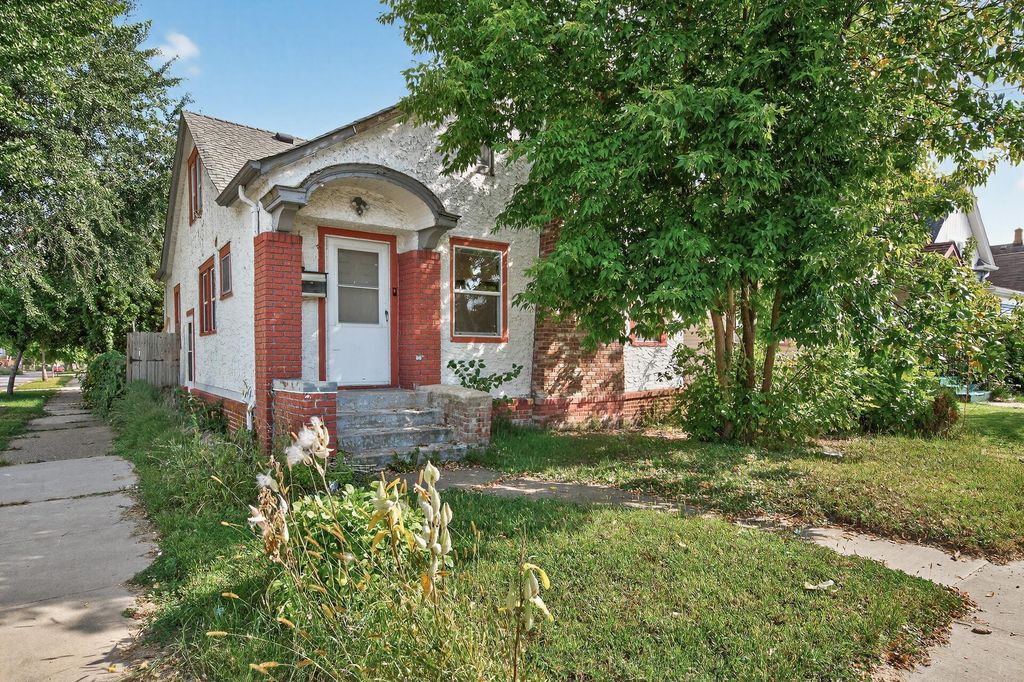 1530 Penn Avenue N, Minneapolis, MN 55411
