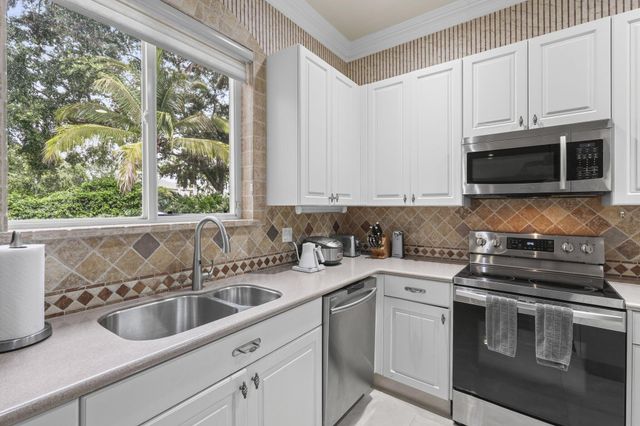 4461 Mariners Cove Drive, Wellington, FL 33449