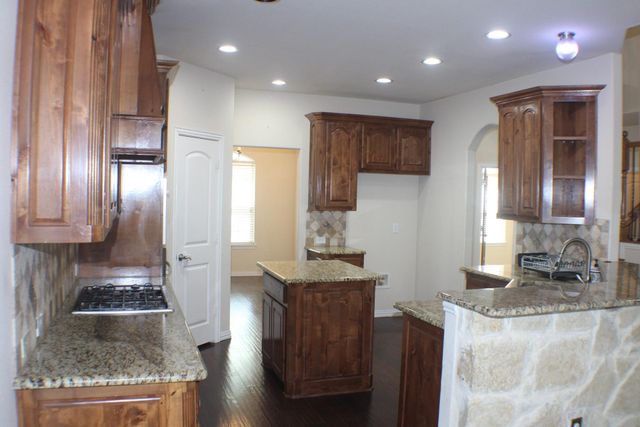 8224 Summerview Court, Fort Worth, TX 76123
