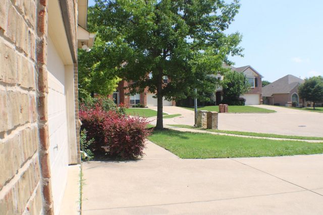8224 Summerview Court, Fort Worth, TX 76123