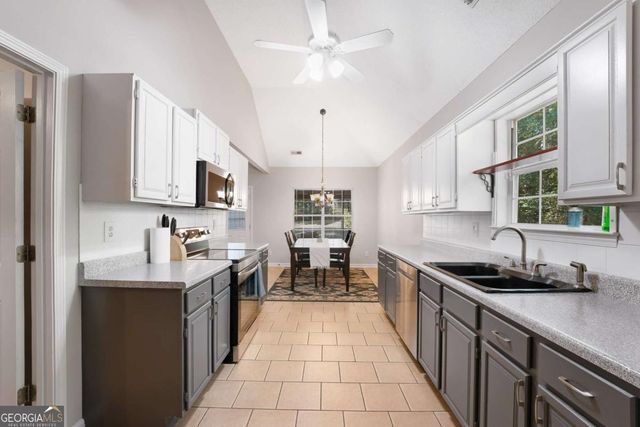 101 Apache Pointe Drive, Senoia, GA 30276