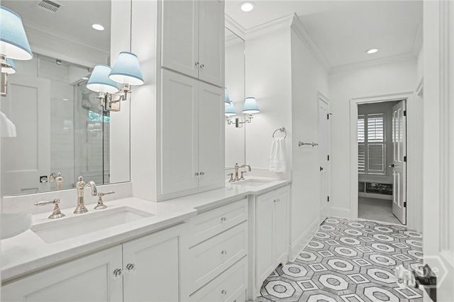 6 Tomochichi Lane, Savannah, GA 31411