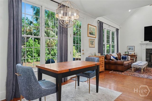 6 Tomochichi Lane, Savannah, GA 31411
