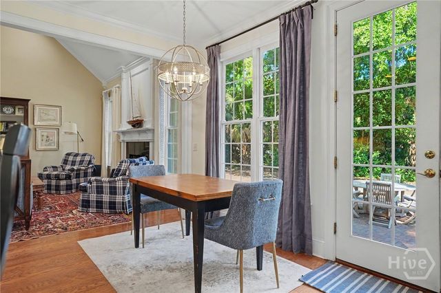 6 Tomochichi Lane, Savannah, GA 31411