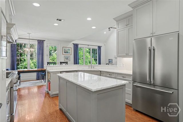 6 Tomochichi Lane, Savannah, GA 31411