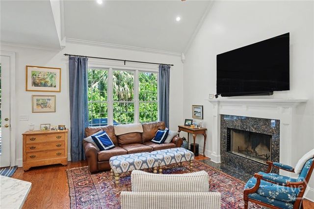 6 Tomochichi Lane, Savannah, GA 31411