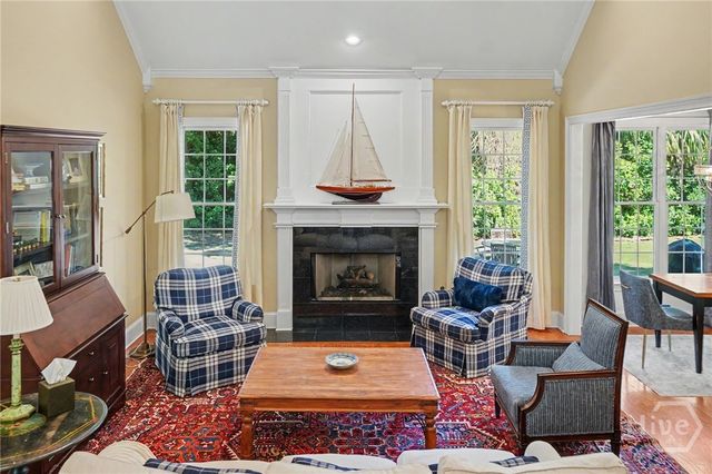 6 Tomochichi Lane, Savannah, GA 31411