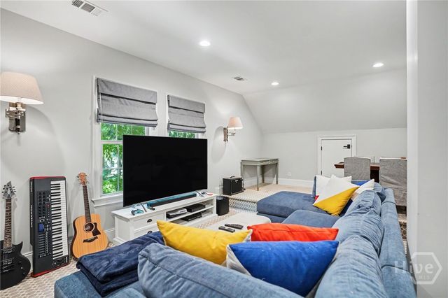 6 Tomochichi Lane, Savannah, GA 31411