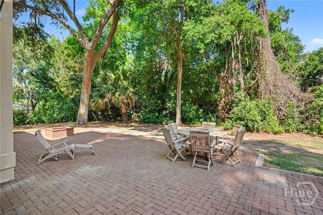 6 Tomochichi Lane, Savannah, GA 31411