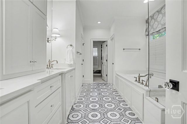 6 Tomochichi Lane, Savannah, GA 31411