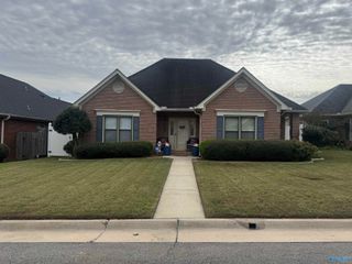2217 Yorkshire Se SE, Decatur, AL 35601