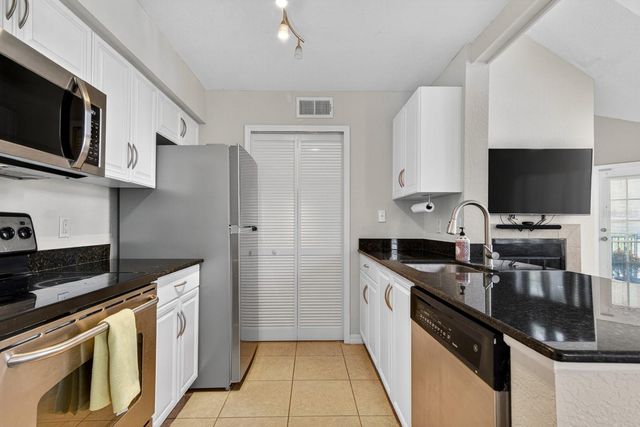 3305 HAVILAND COURT 301, Palm Harbor, FL 34684