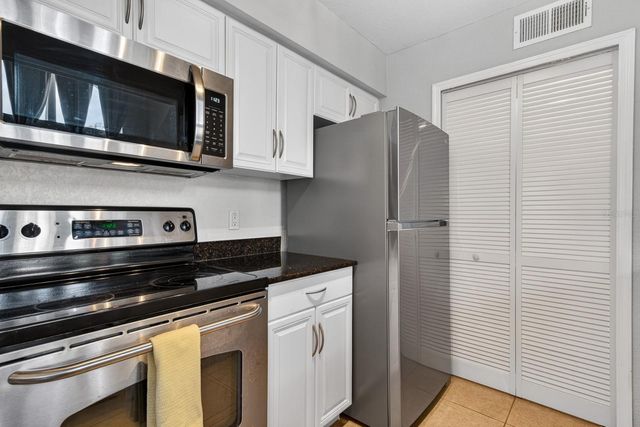 3305 HAVILAND COURT 301, Palm Harbor, FL 34684