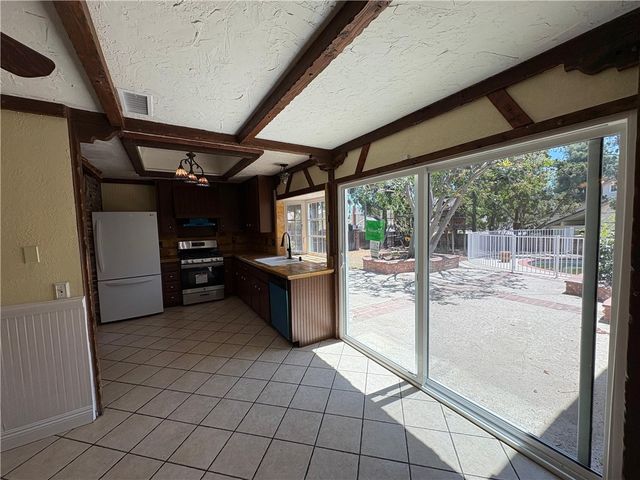 2490 Michigan Drive, Claremont, CA 91711