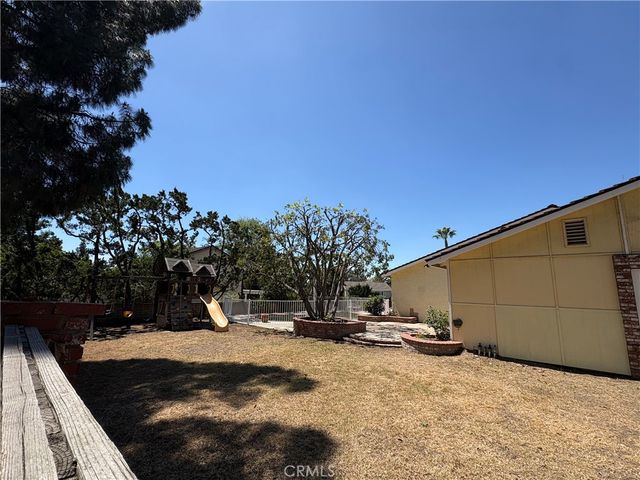 2490 Michigan Drive, Claremont, CA 91711