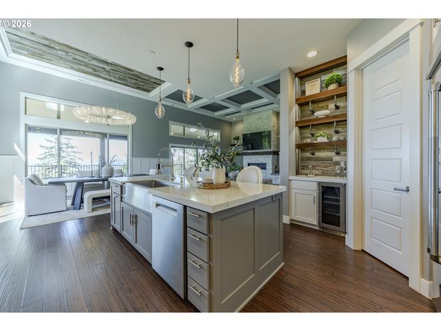 4048 EAGLE VIEW Dr, Eugene, OR 97405