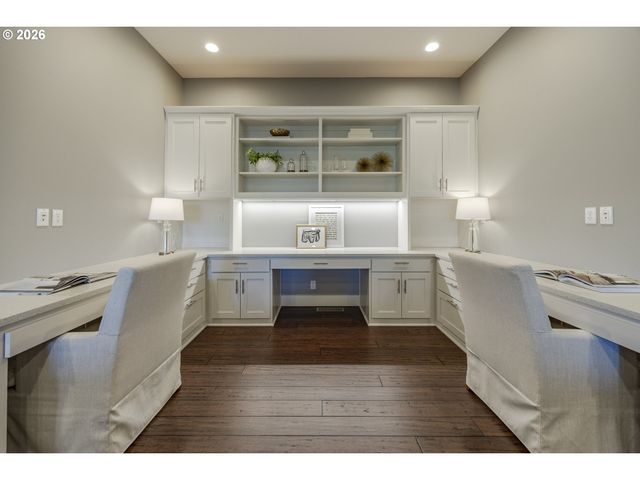 4048 EAGLE VIEW Dr, Eugene, OR 97405