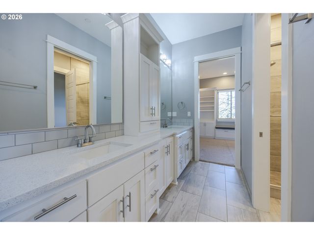 4048 EAGLE VIEW Dr, Eugene, OR 97405