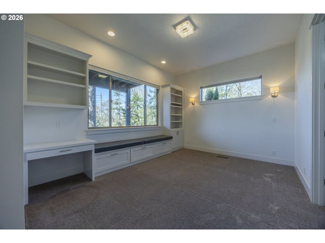 4048 EAGLE VIEW Dr, Eugene, OR 97405