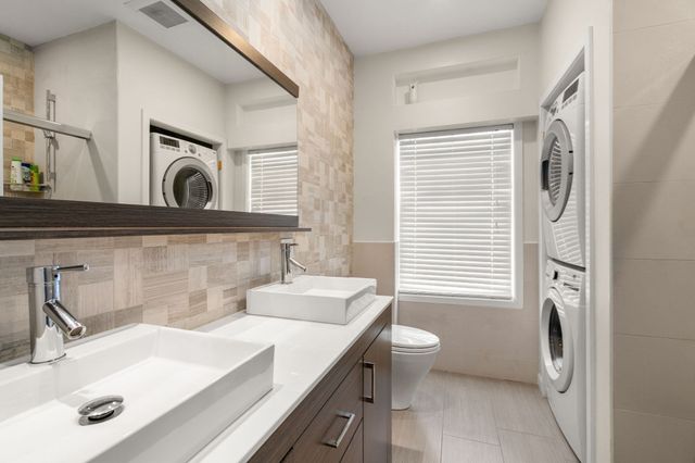 581 California, Newton, MA 02460