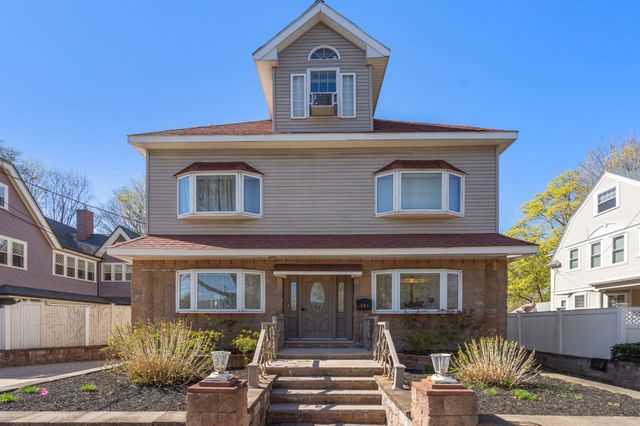 581 California, Newton, MA 02460