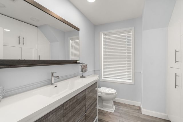 581 California, Newton, MA 02460