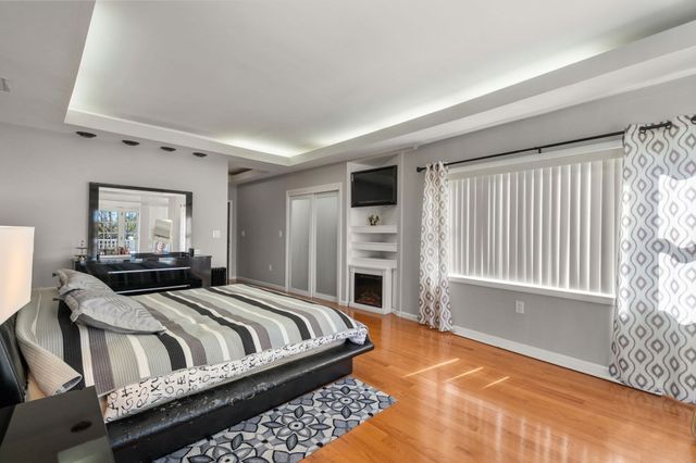 581 California, Newton, MA 02460