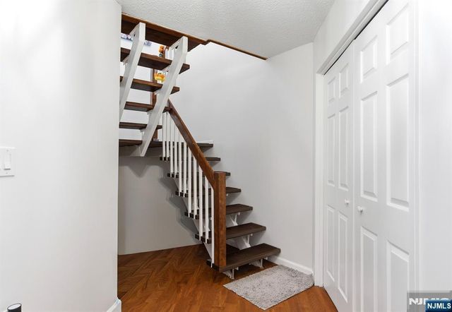 831 Harmon Cove Tower, Secaucus, NJ 07094