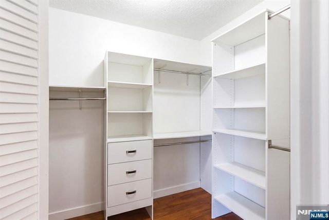 831 Harmon Cove Tower, Secaucus, NJ 07094