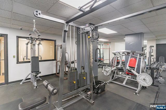 831 Harmon Cove Tower, Secaucus, NJ 07094