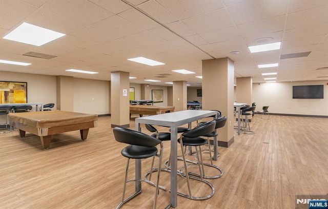 831 Harmon Cove Tower, Secaucus, NJ 07094