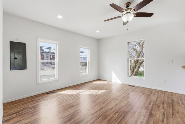 121 E Washington Street, Georgetown, KY 40324