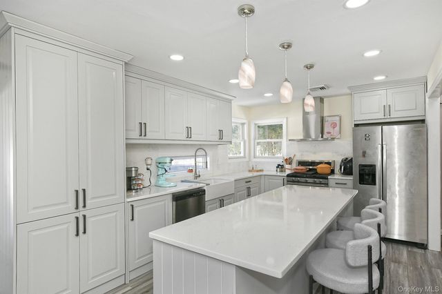 7 Gerber Street, Dix Hills, NY 11746