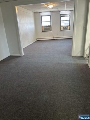 372 Queen Anne Road 370, Teaneck, NJ 07666