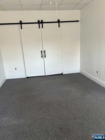 372 Queen Anne Road 370, Teaneck, NJ 07666