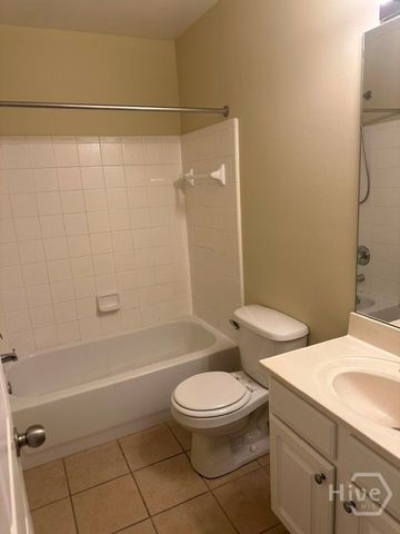 1035 Barnett Shoals Road 424, Athens, GA 30605