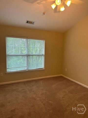 1035 Barnett Shoals Road 424, Athens, GA 30605