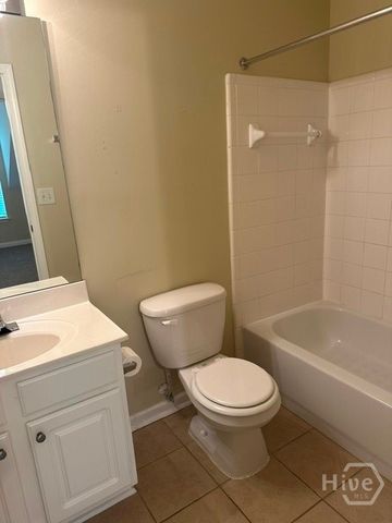 1035 Barnett Shoals Road 424, Athens, GA 30605