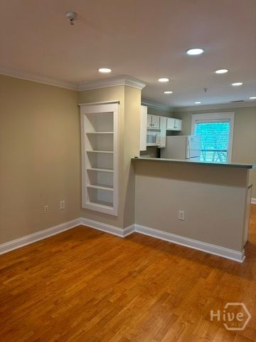 1035 Barnett Shoals Road 424, Athens, GA 30605