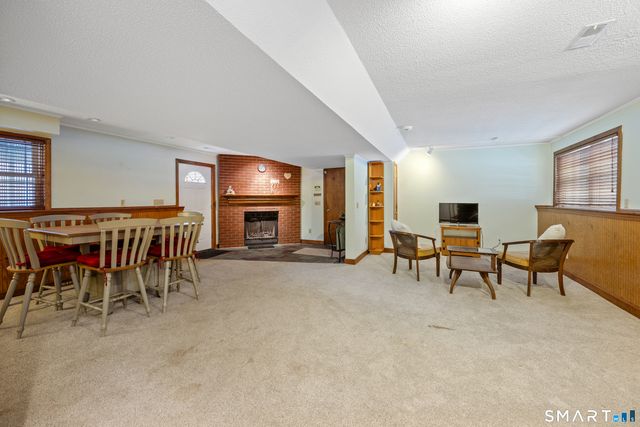 1866 Hartford Turnpike, North Haven, CT 06473