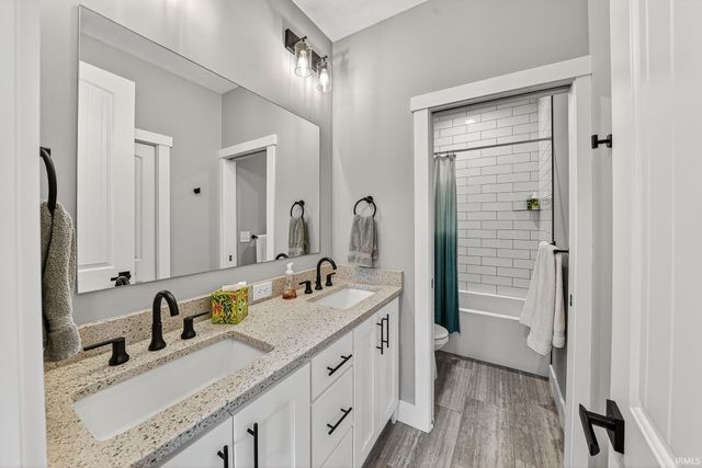 11153 Albany Ridge Drive, Osceola, IN 46561