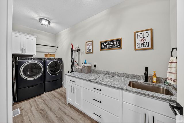 11153 Albany Ridge Drive, Osceola, IN 46561